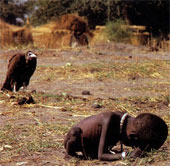 The heartbreaking truth behind the photo of vultures waiting to eat the baby