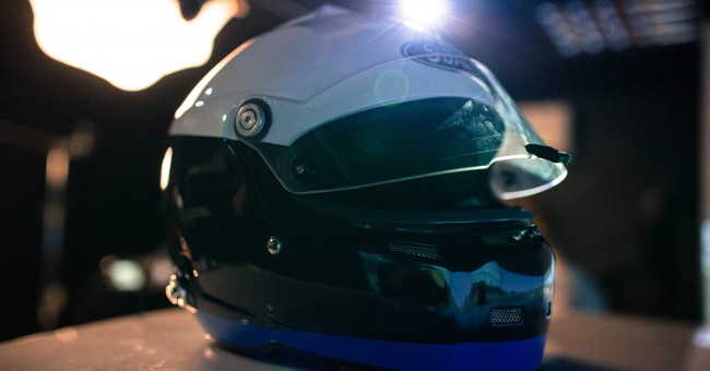 The helmet reads the driver's mind
