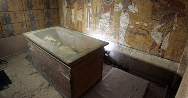 The hidden room in King Tut's tomb is full of treasures