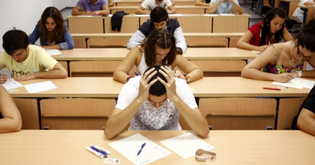 The hotter the sky, the lower the exam results?
