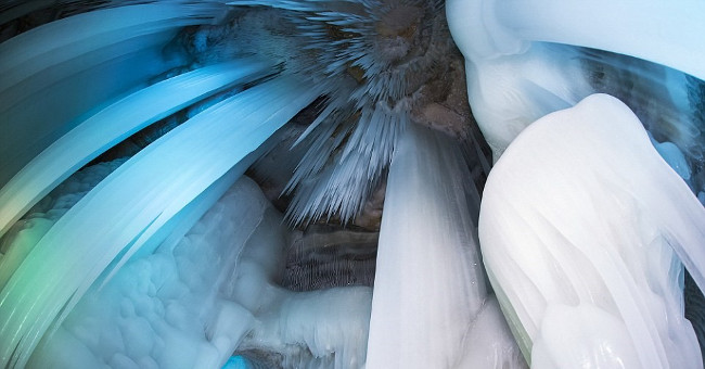 The ice cave never dissipates in China