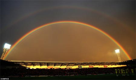 The impressive double rainbow in the English sky