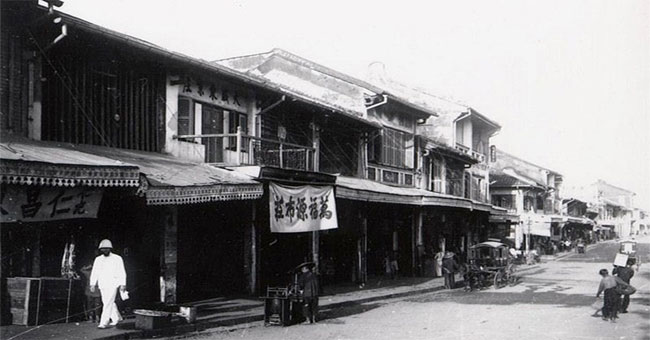 The infinite series of photos about the Old Market of the French (Part 1)