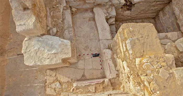 The inscription on the 4,500-year-old tomb announces the end of the world