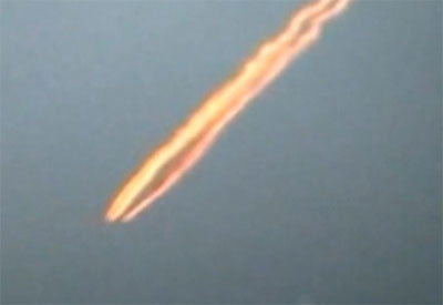 The meteorite glows in the sky of Peru