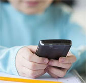 The more students use smartphones, the less
