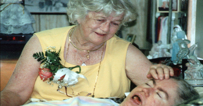 The mother's promise not to abandon her comatose daughter for 38 years