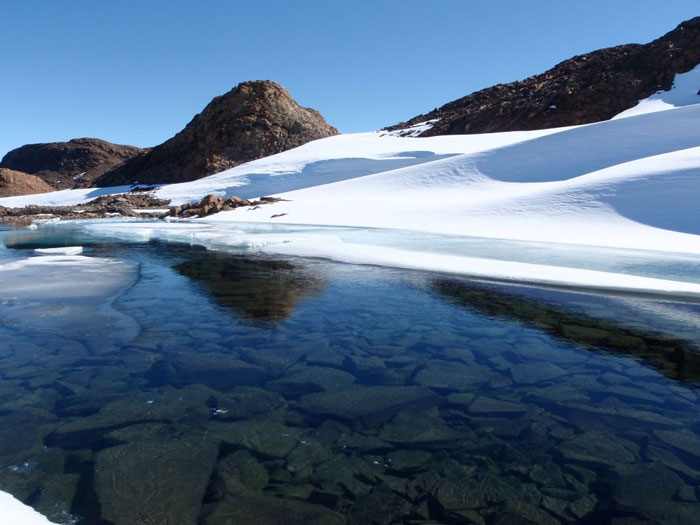The mysterious lake movement in Antarctica