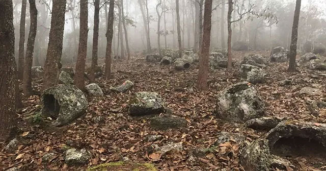 The mystery of the thousand-year-old stone jars contains remains of dead people in Laos