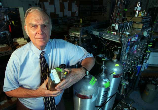The Nobel Prize-winning scientist in 1995 died