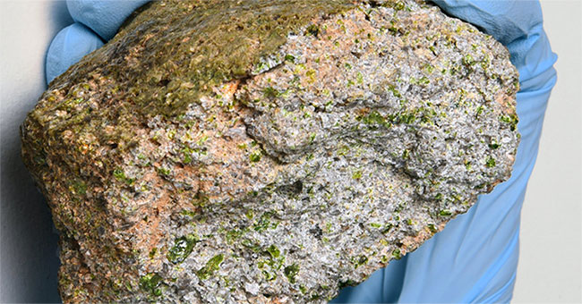 The oldest meteorite is about the same age as the Solar System