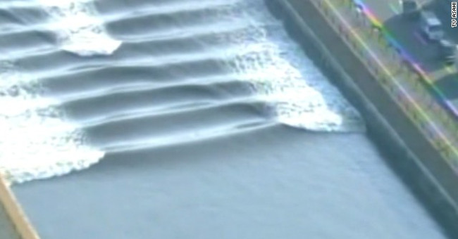 The phenomenon of rare tidal waves appears in Japan