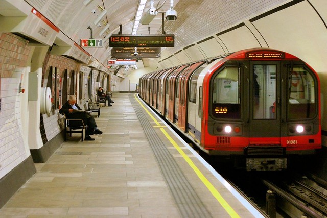 The process of building the largest subway tunnel in Europe in just 6 minutes