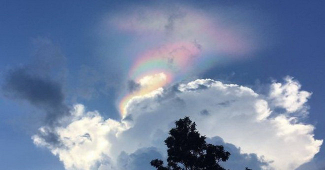 The rare 'Fire Rainbow' appears in Singapore