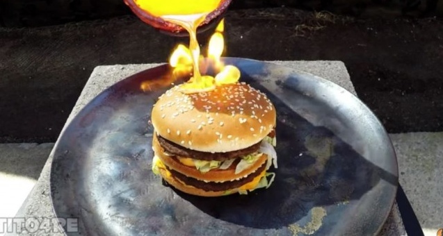 The reaction was unexpected when pouring copper melted into Hamburger