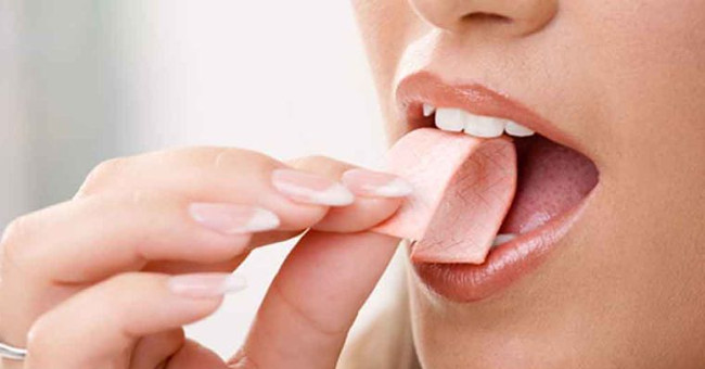 The reactions you need to know when swallowing chewing gum in the stomach