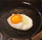 The real reason makes food stick to a pan