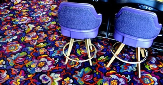 The reason for the carpet in the casino often has eye pain