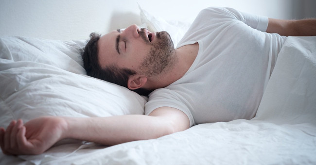 The reason men absolutely should not sleep less