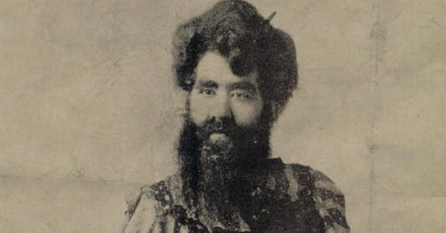 The red bearded lady makes the medicine curious