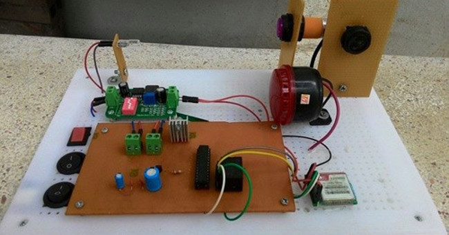 The remote theft alarm device of the 12th grade student