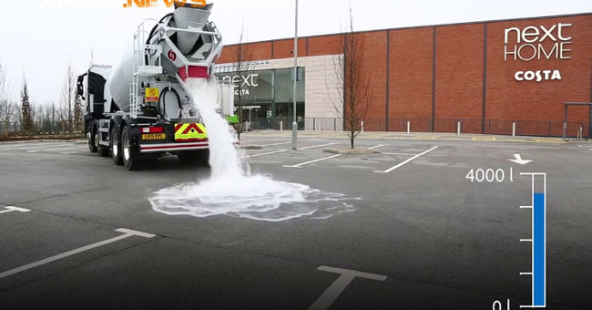 The road itself absorbs 4,000 liters of flooded water in a minute