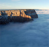 The sea of ​​fog covered the Grand Canyon