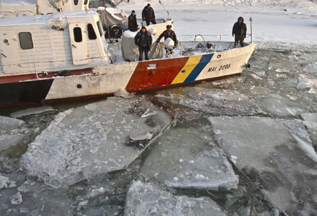 The second longest river in Europe freezes, traffic is paralyzed