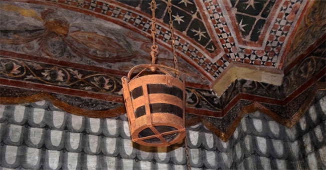 The silly war took 2,000 people because of a wooden crate