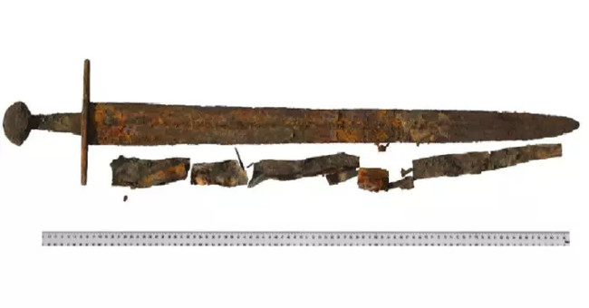 The silver mosaic sword remains intact after 800 years