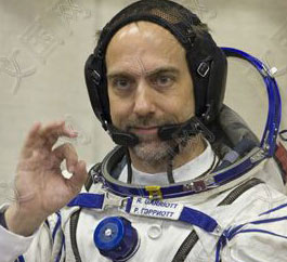 The sixth space traveler returns safely