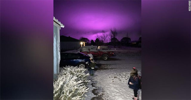 The sky is suddenly purple in Arizona