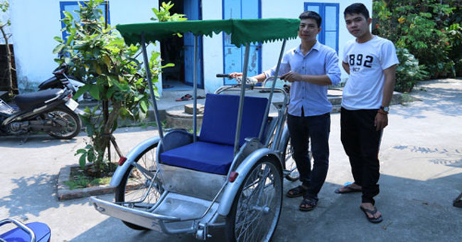The solar-powered cyclo of 3 Da Nang students