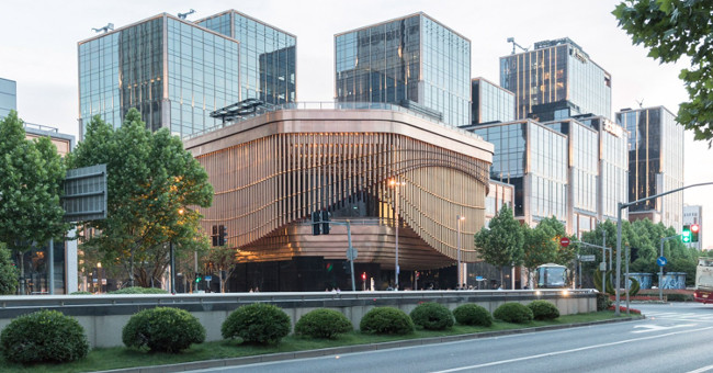 The strange metamorphic building in China has stunned pedestrians