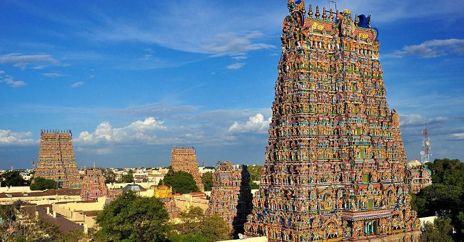 The temple has 33,000 spectacular statues in India