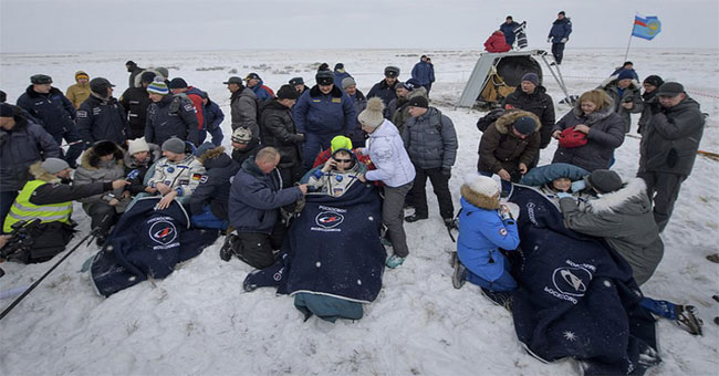 The three astronauts returned to Earth safely on the hole in the ship