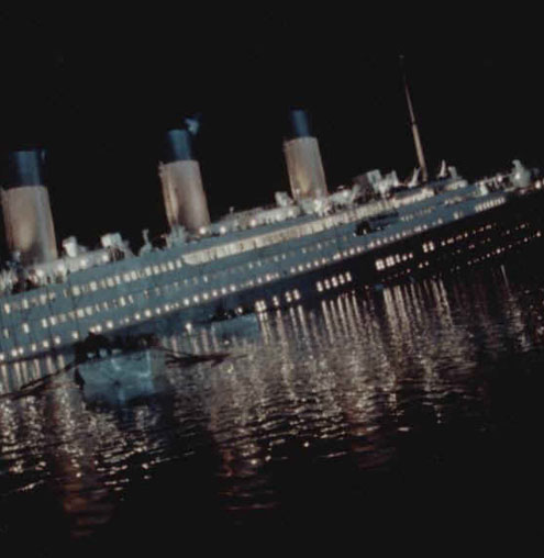 Auction of a mirror that can hold the ghost of the Titanic captain