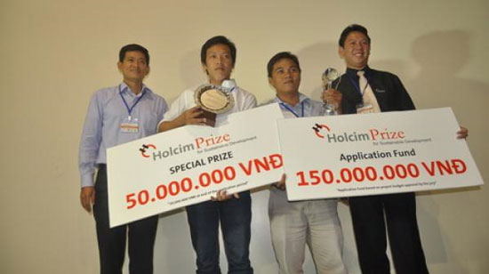 The topic 'Fresh water distillation unit' won the first prize