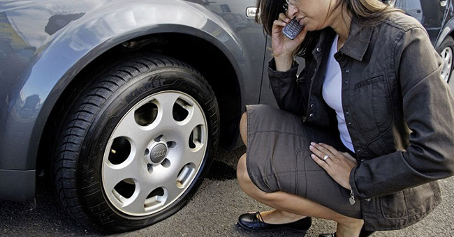 The treatment when the car has a tire explosion