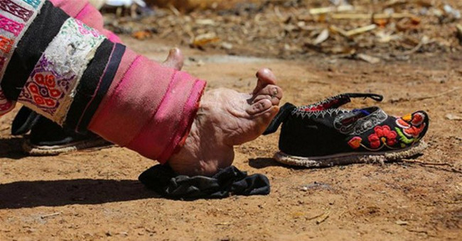 The truth about Chinese woman's leg tight heels