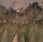 The truth about 'giant finger' on Mars