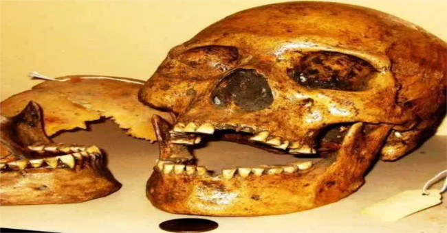 The truth about the mysterious red-haired giant at Lovelock Cave