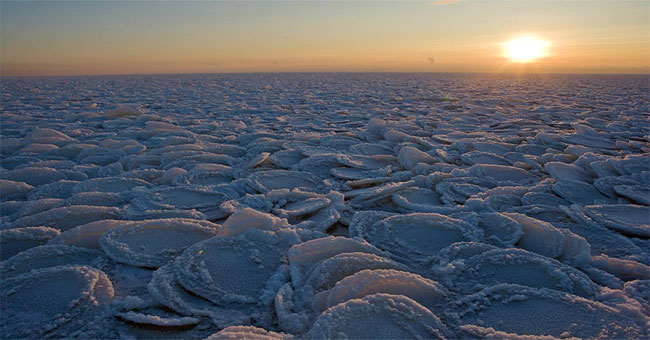 The truth about the weather phenomenon inside the ice picture looks like a cake