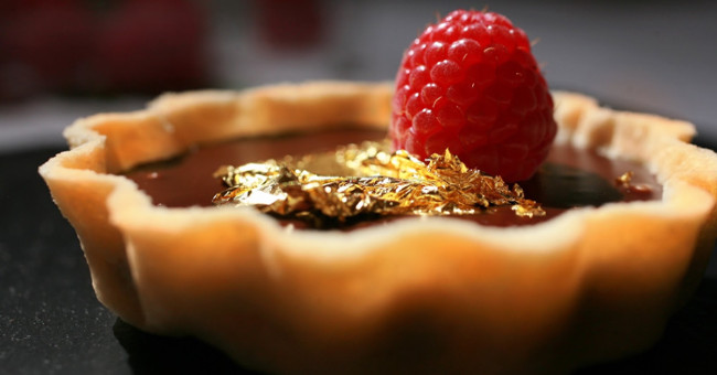 The truth behind the gold-plated dishes of the super rich world
