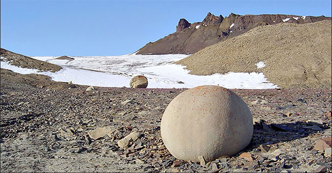 The two-meter-high stone balls confused the researcher