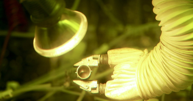 The US makes materials that the spacecraft used for 88 years does not run out