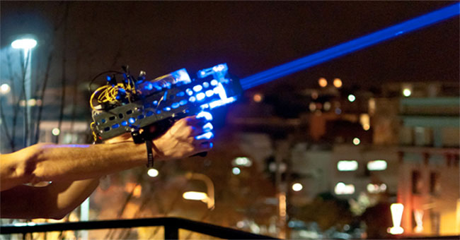 The US military develops laser weapons that can burn targets from a distance