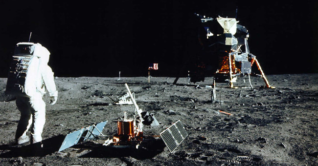 The US sold the wrong sample bag from the Moon