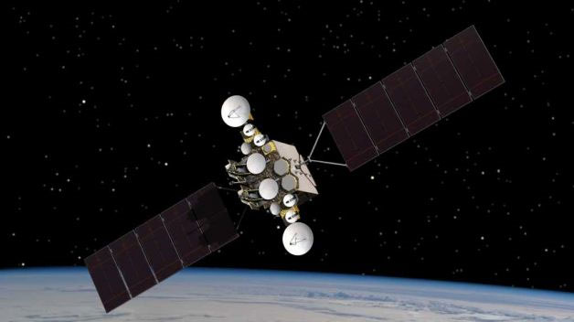 The US successfully saved a satellite of $ 1.7 billion