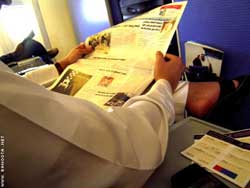 The war with the online newspaper: Which way for the paper?